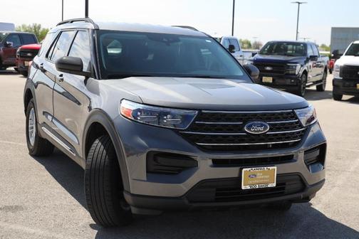 Carbonized Gray Metallic 2022 Ford Explorer XLT
