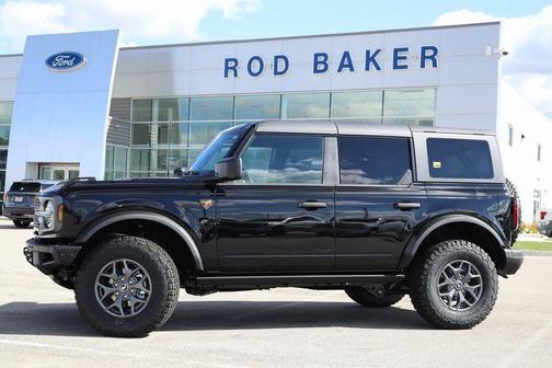 Shadow Black 2025 Ford Bronco Badlands