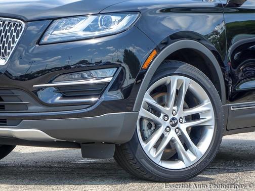 Photo 3 of 29 of 2019 Lincoln MKC Reserve
