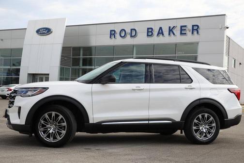 Star White 2025 Ford Explorer Active