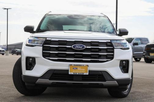 Star White 2025 Ford Explorer Active