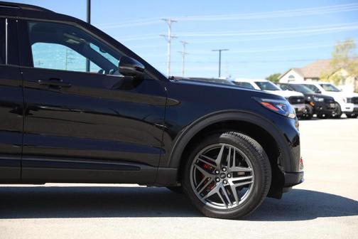 Agate Black Metallic 2026 Ford Explorer ST