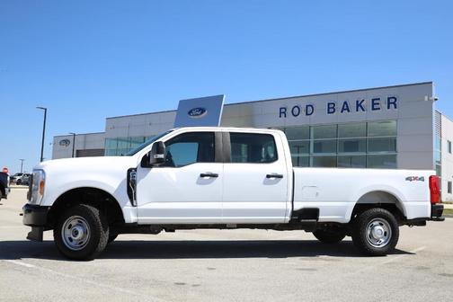 Oxford White 2023 Ford F-250 XL