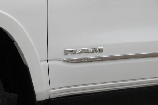 Bright White Clearcoat 2021 RAM 1500 Limited