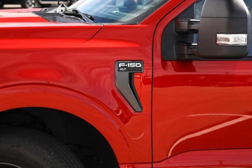 Hot Pepper Red Tinted Clearcoat 2023 Ford F-150 XLT