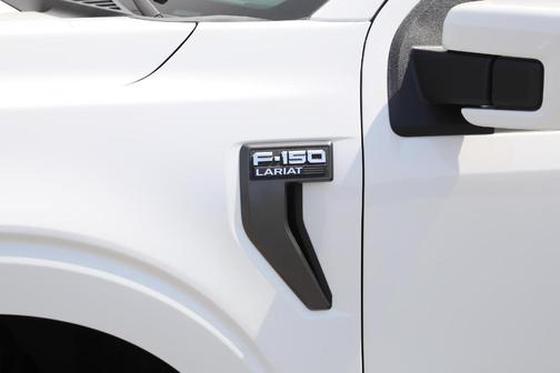 Oxford White 2023 Ford F-150 Lariat
