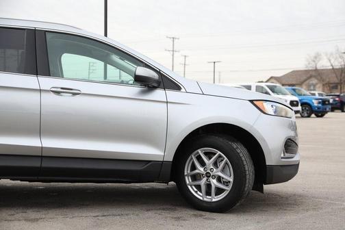 Iconic Silver Metallic 2024 Ford Edge SEL