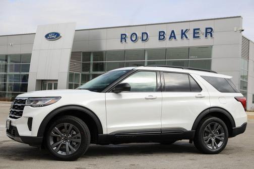 Star White 2026 Ford Explorer Active