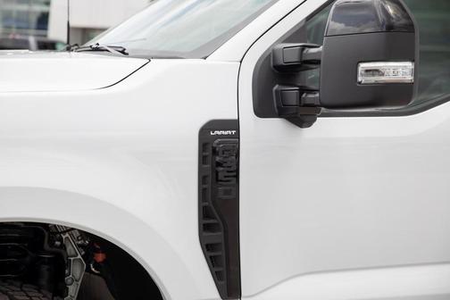 2025 Ford F-350 Lariat Super Duty