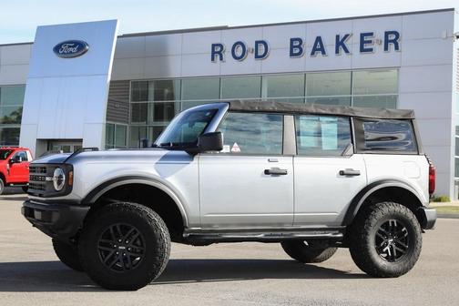 2023 Ford Bronco Base