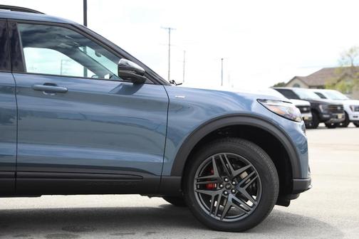 Vapor Blue Metallic 2026 Ford Explorer ST-Line