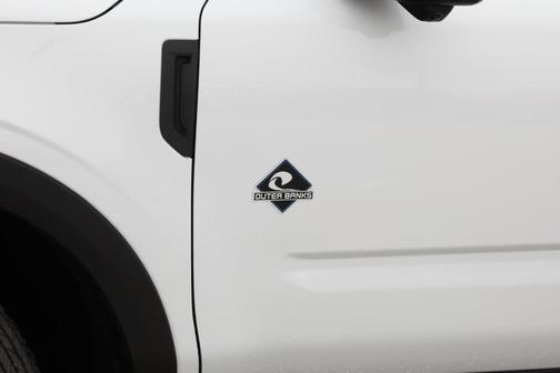 Oxford White 2025 Ford Bronco Sport Outer Banks