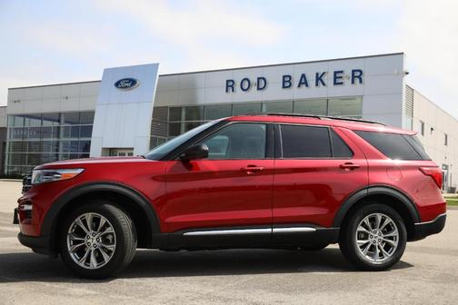 Rapid Red Metallic Tinted Clearcoat 2023 Ford Explorer XLT