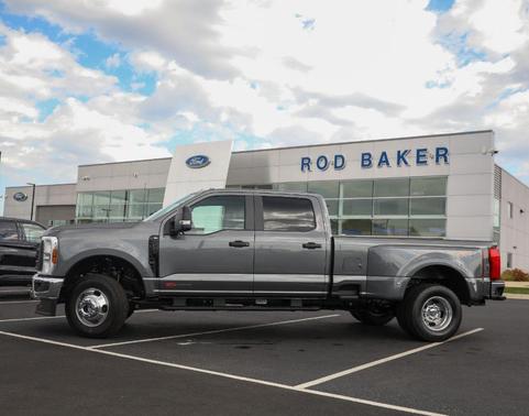 Carbonized Gray Metallic 2027 Ford F-350 XL