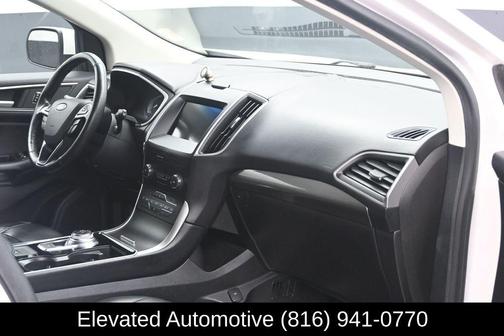 White Platinum Tri-Coat Metallic 2019 Ford Edge SEL