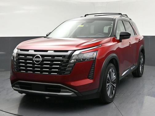2t Red Blk Roof 2026 Nissan Pathfinder Platinum