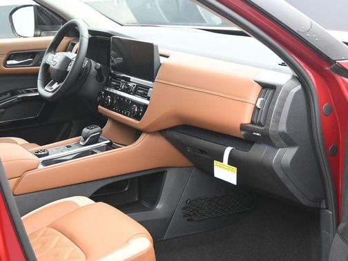 2t Red Blk Roof 2026 Nissan Pathfinder Platinum