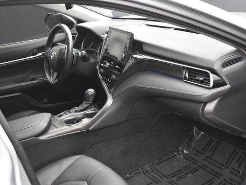 2022 Toyota Camry Hybrid XSE