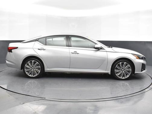 2024 Nissan Altima 2.5 SL