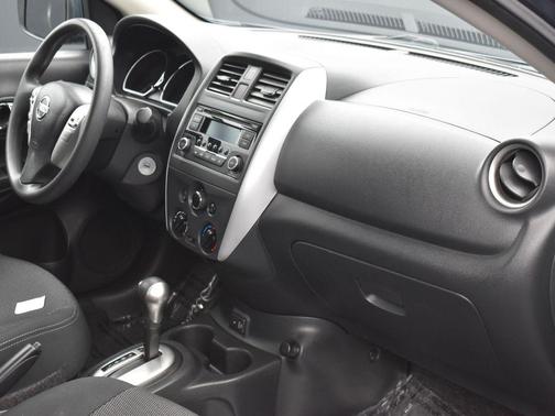 2017 Nissan Versa 1.6 SV