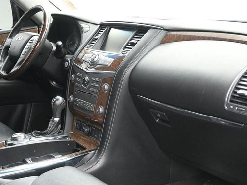 2017 INFINITI QX80 Base