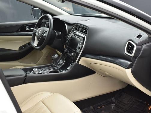 2023 Nissan Maxima Platinum