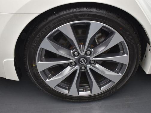 2023 Nissan Maxima Platinum