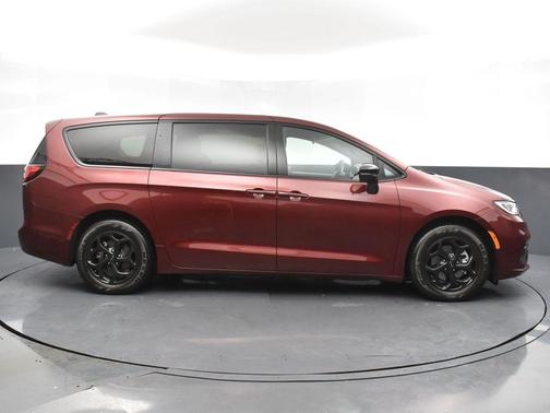 2023 Chrysler Pacifica Hybrid Limited