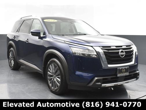 2024 Nissan Pathfinder SL