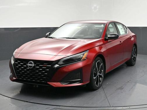 Scarlet Ember 2026 Nissan Altima 2.5 SR