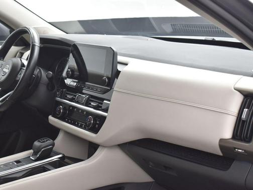 2022 Nissan Pathfinder Platinum