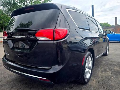 2018 Chrysler Pacifica Touring-L