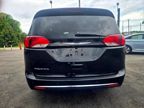 2018 Chrysler Pacifica Touring-L