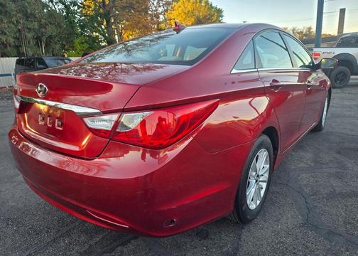 2013 Hyundai SONATA GLS