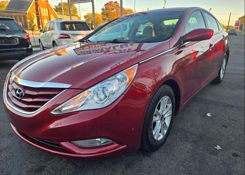 2013 Hyundai SONATA GLS