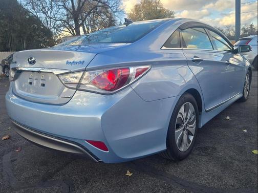 2015 Hyundai SONATA Hybrid Limited