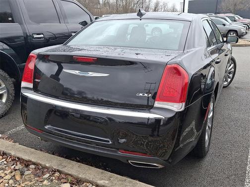2021 Chrysler 300 Touring