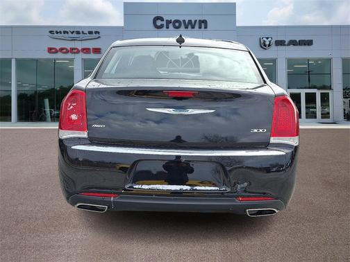 2021 Chrysler 300 Touring