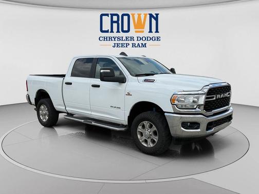 Bright White Clearcoat 2024 RAM 2500 Big Horn Crew Cab 4x4 6'4' Box