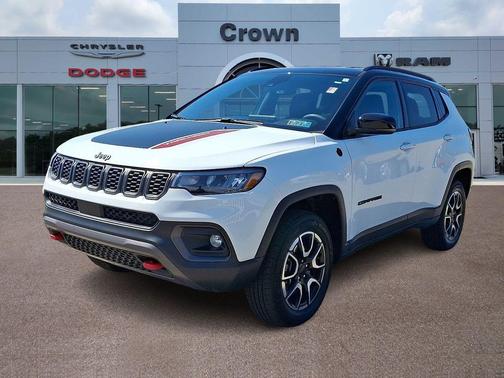 Bright White Clearcoat 2024 Jeep Compass Trailhawk