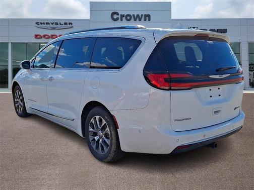 2022 Chrysler Pacifica L