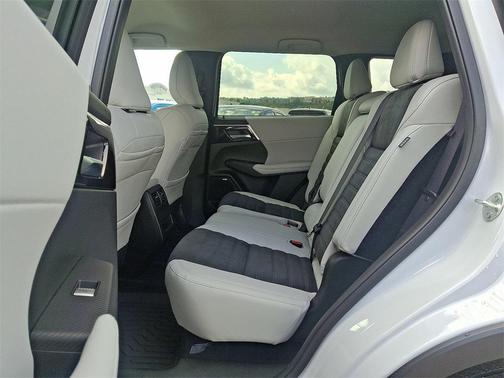 2025 Mitsubishi Outlander SE 2.5 2WD