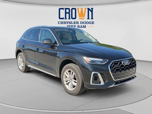 Mythos Black Metallic 2023 Audi Q5 45 S line Premium