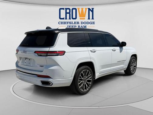 Bright White Clearcoat 2023 Jeep Grand Cherokee L Summit Reserve