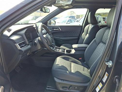 2025 Mitsubishi Outlander PHEV SEL