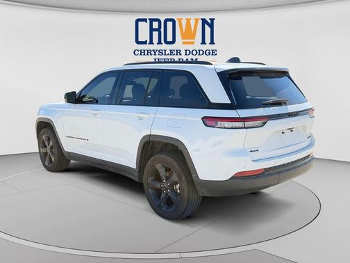 Bright White Clearcoat 2024 Jeep Grand Cherokee Limited