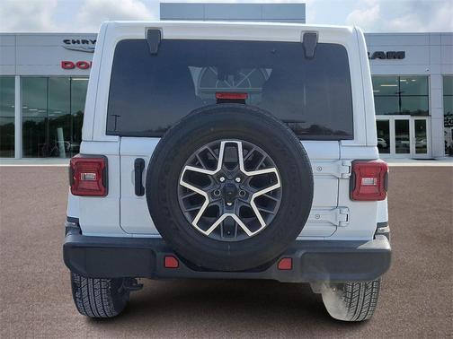 2024 Jeep Wrangler 4-Door Sahara 4x4