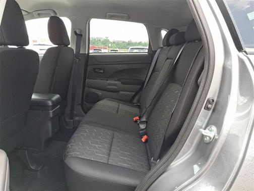 2025 Mitsubishi Outlander Sport 2.0 LE