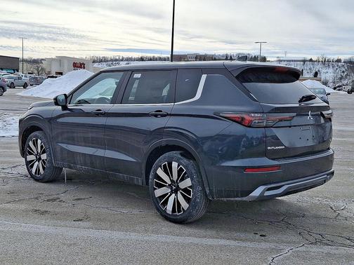Graphite Gray 2026 Mitsubishi Outlander SE 1.5T S-AWC