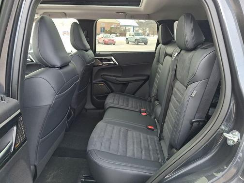 Graphite Gray 2026 Mitsubishi Outlander SE 1.5T S-AWC